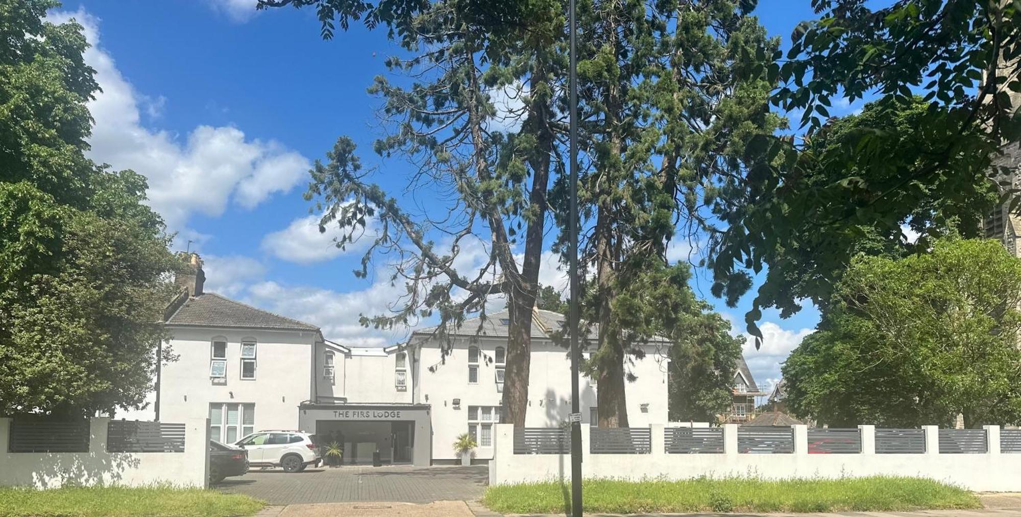 Oyo Firs Lodge London Heathrow Hounslow Esterno foto