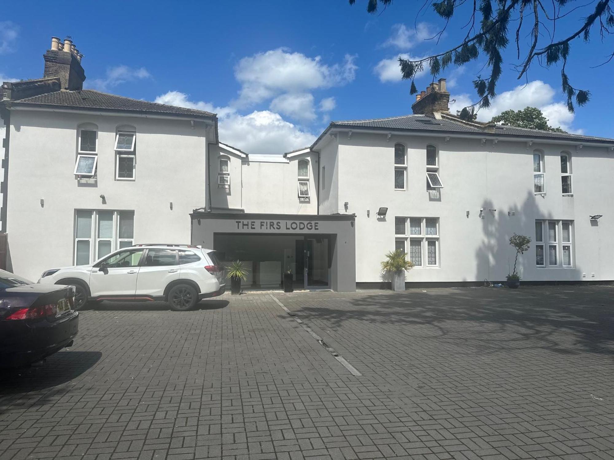 Oyo Firs Lodge London Heathrow Hounslow Esterno foto