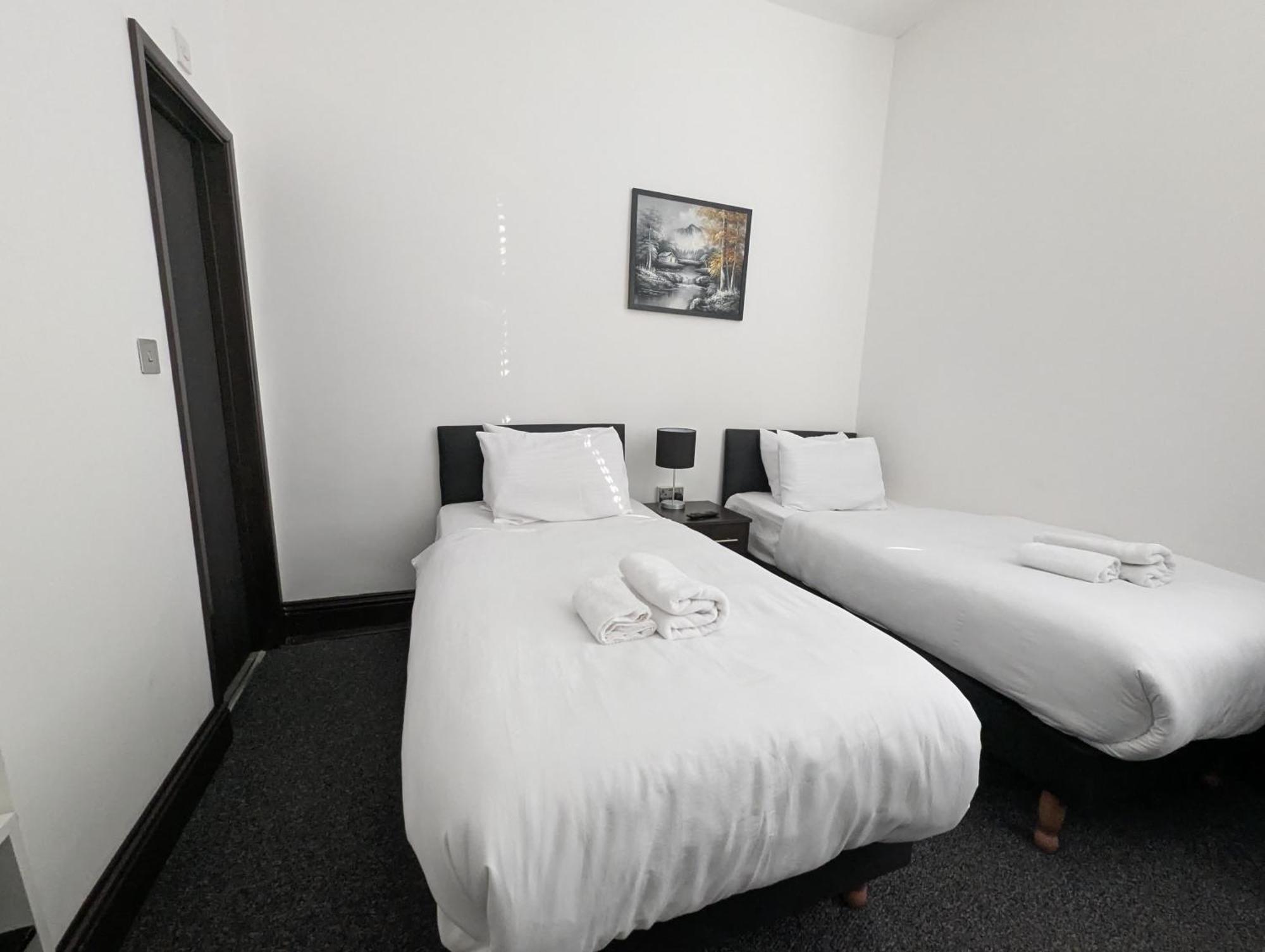 Oyo Firs Lodge London Heathrow Hounslow Esterno foto