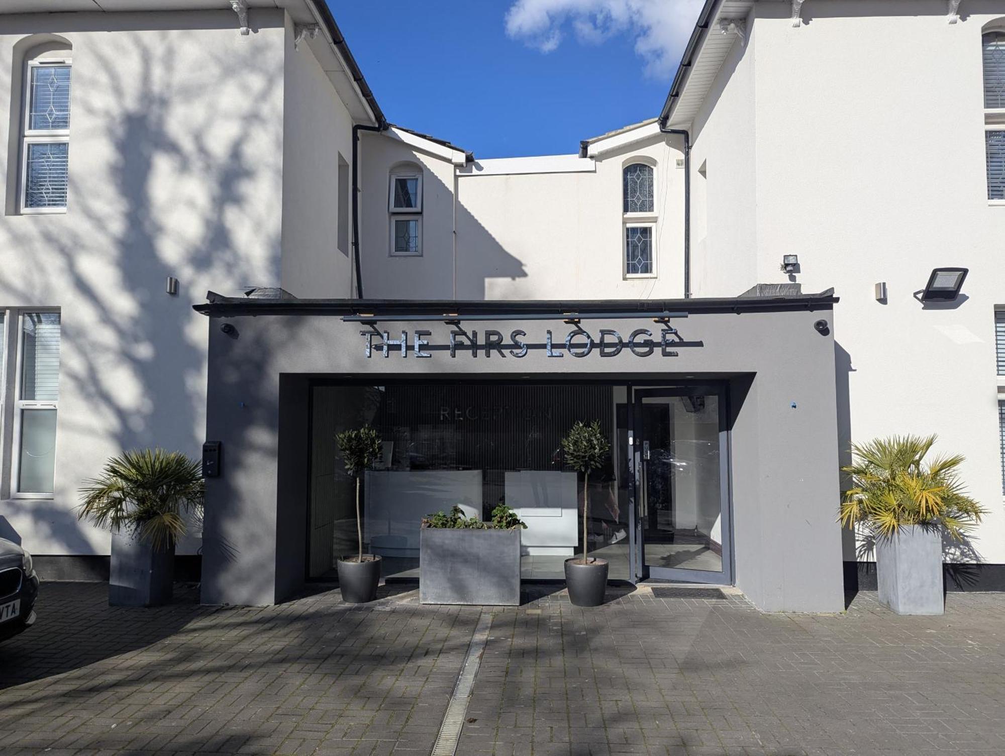 Oyo Firs Lodge London Heathrow Hounslow Esterno foto