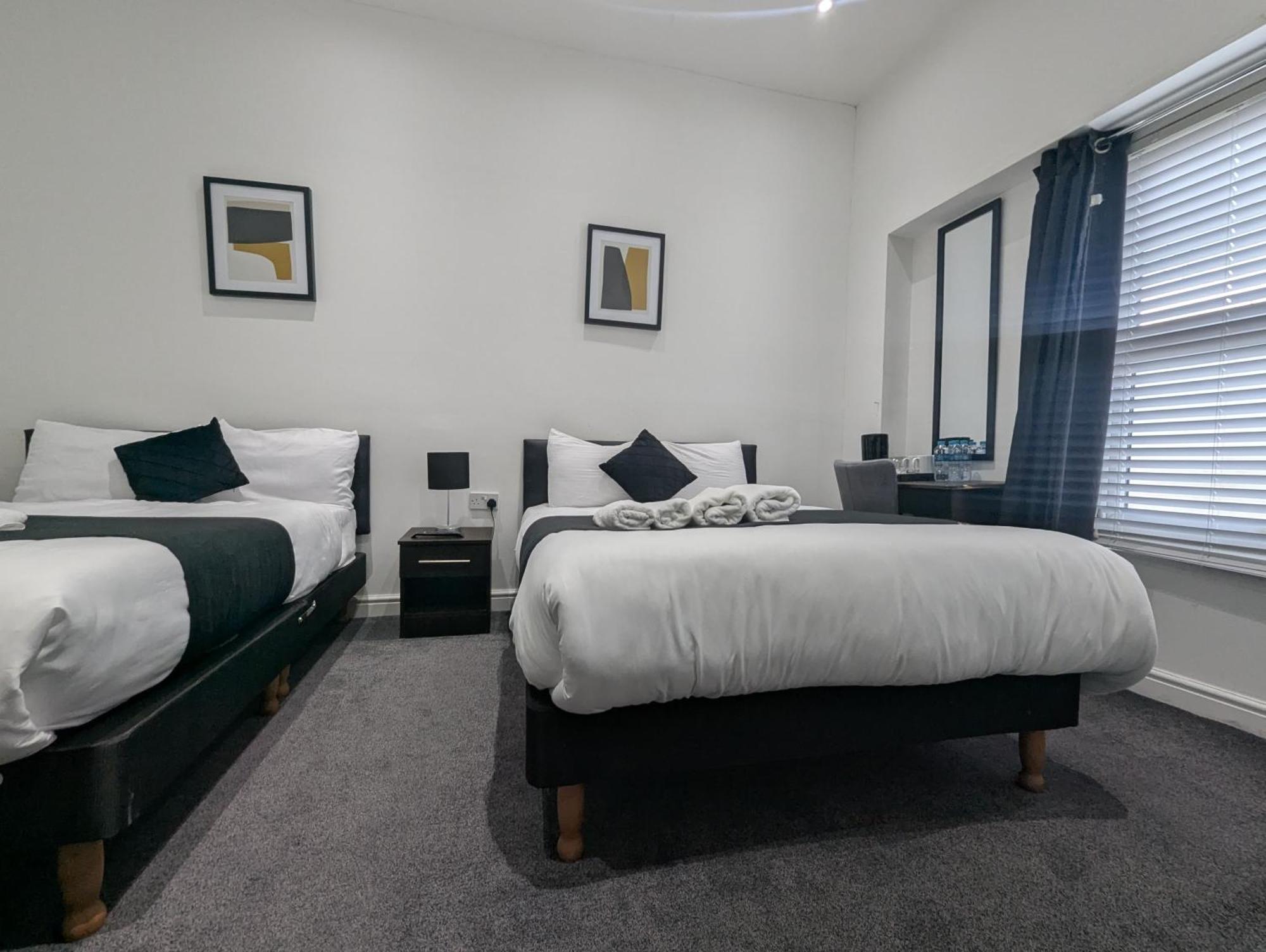 Oyo Firs Lodge London Heathrow Hounslow Esterno foto