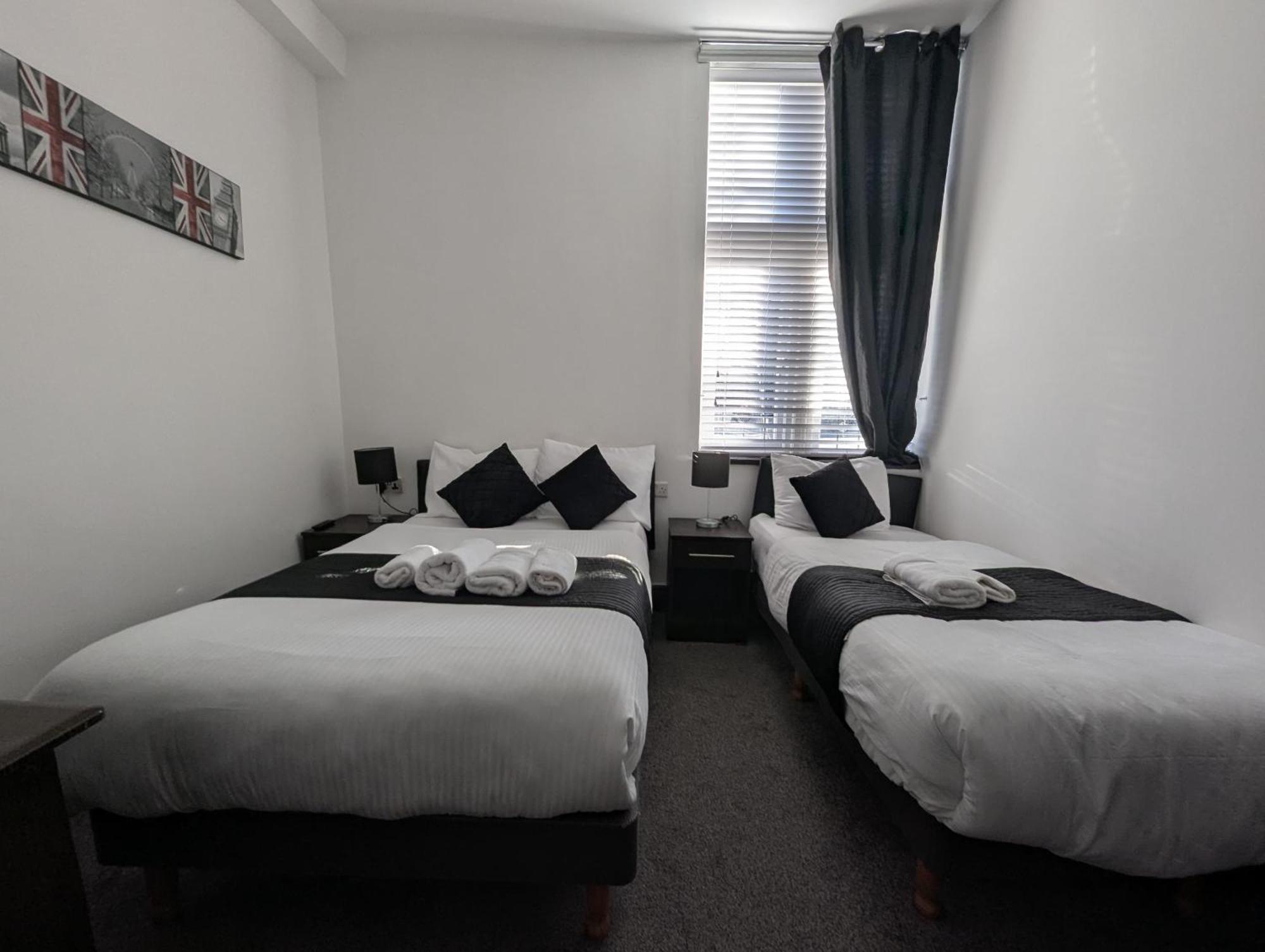 Oyo Firs Lodge London Heathrow Hounslow Esterno foto