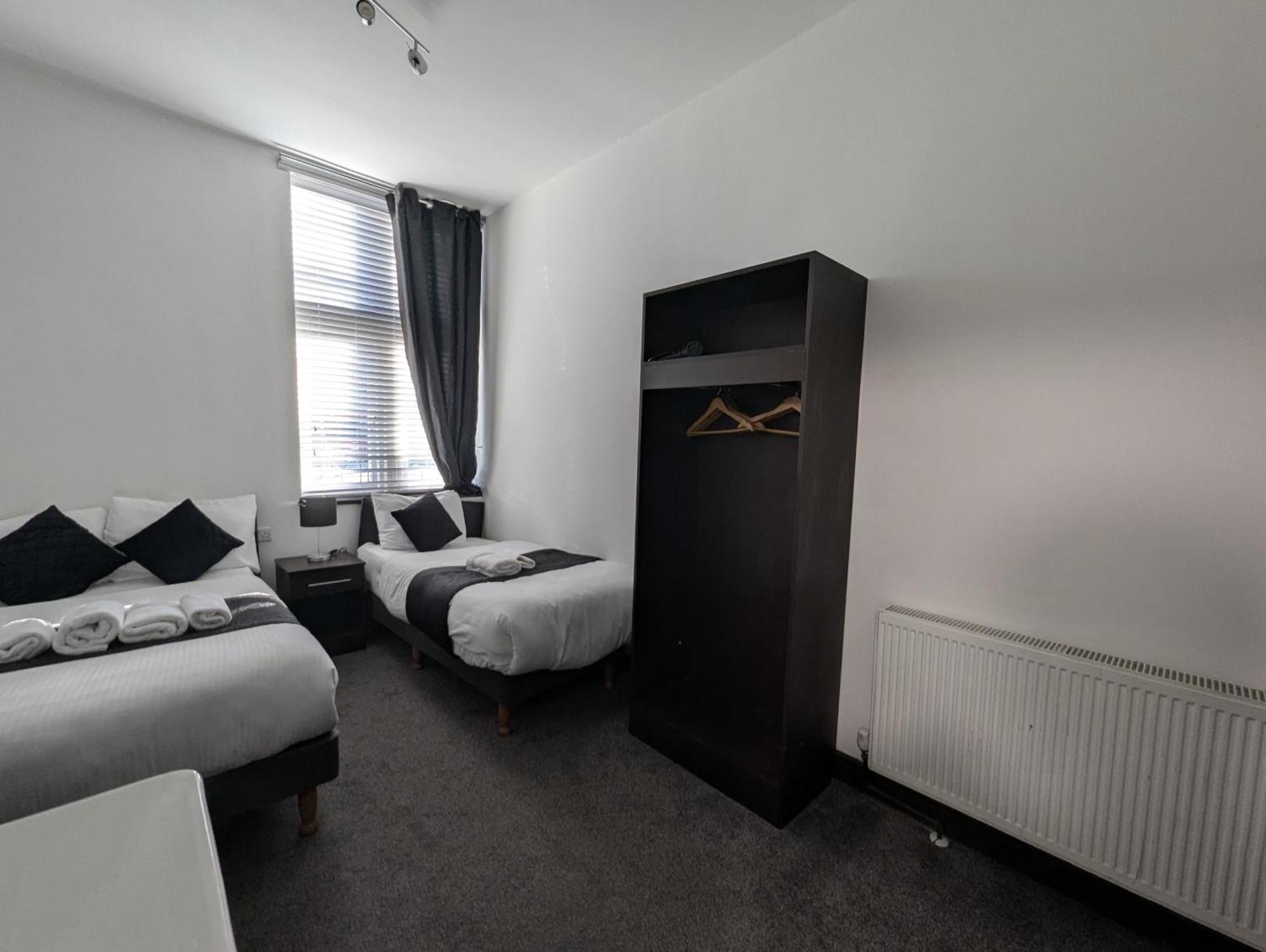Oyo Firs Lodge London Heathrow Hounslow Esterno foto