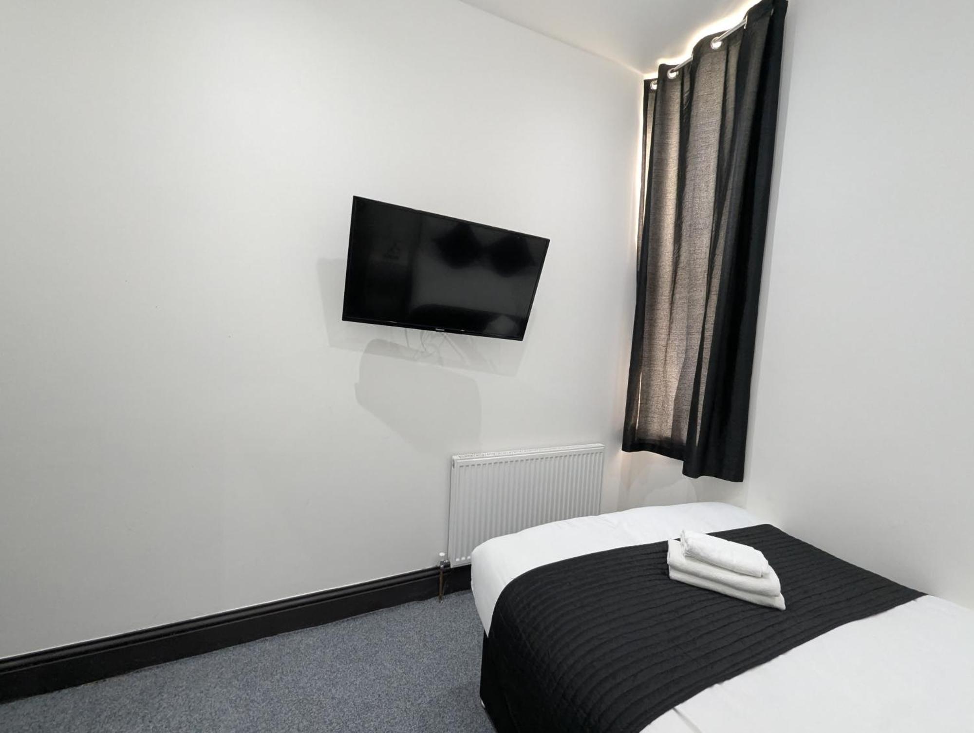 Oyo Firs Lodge London Heathrow Hounslow Esterno foto