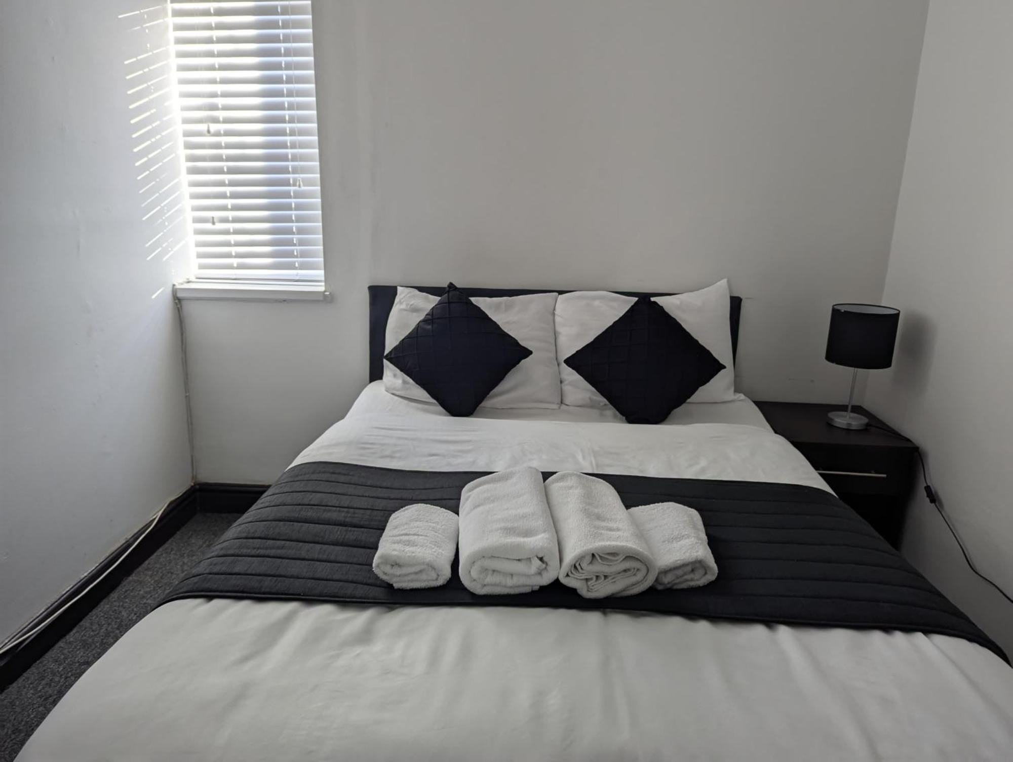 Oyo Firs Lodge London Heathrow Hounslow Esterno foto
