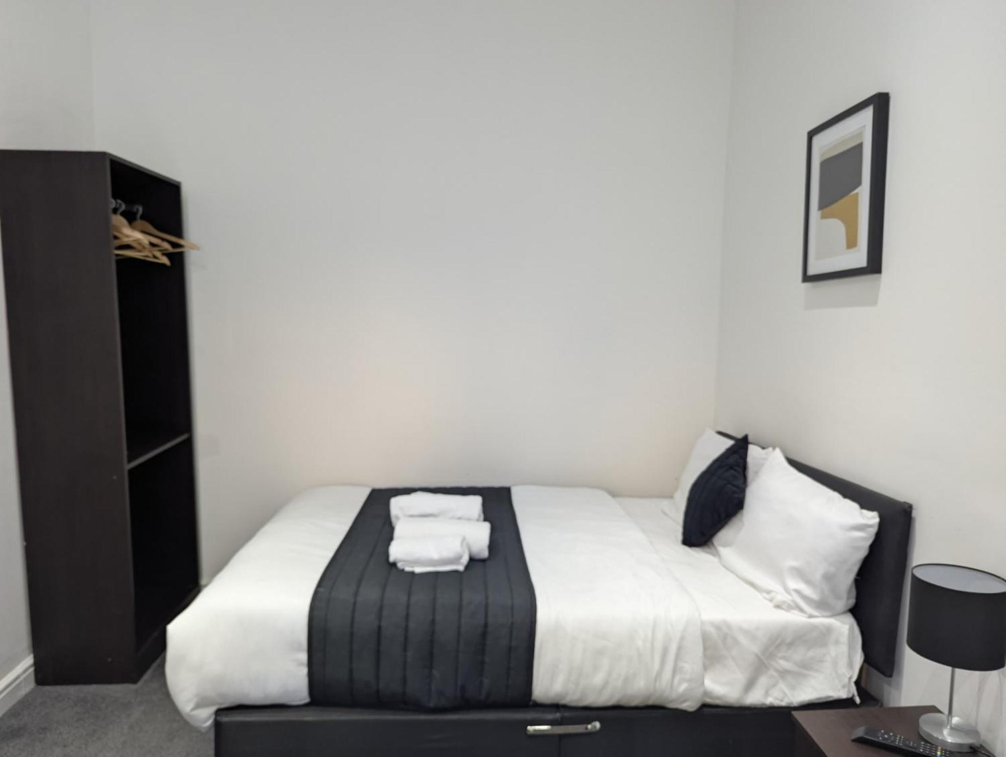 Oyo Firs Lodge London Heathrow Hounslow Esterno foto