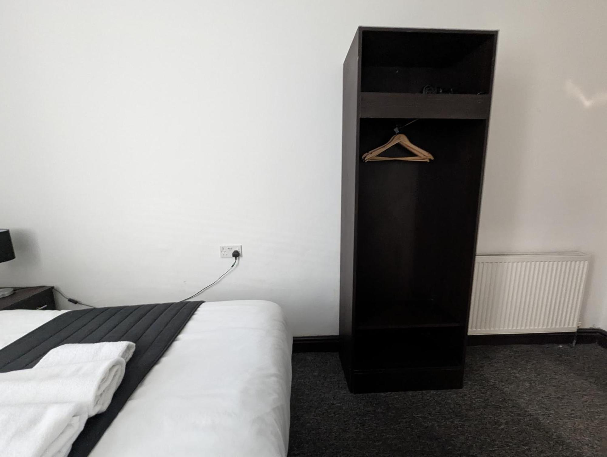 Oyo Firs Lodge London Heathrow Hounslow Esterno foto