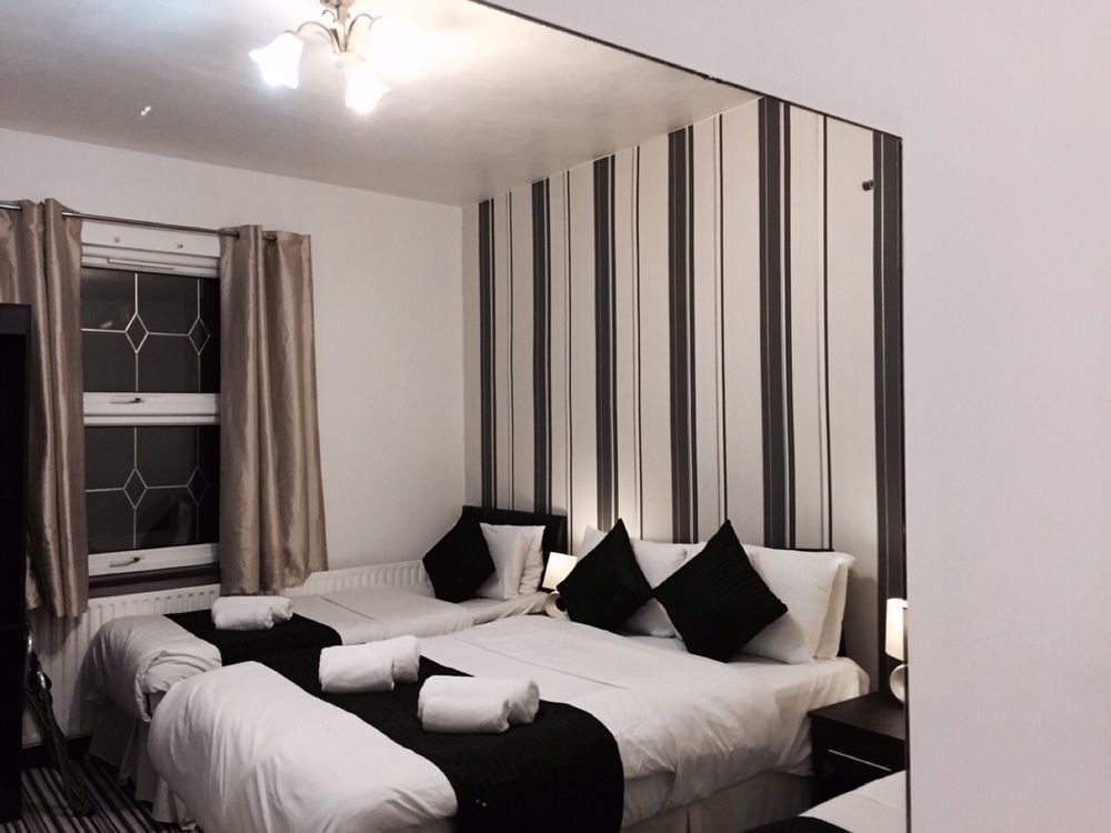Oyo Firs Lodge London Heathrow Hounslow Esterno foto