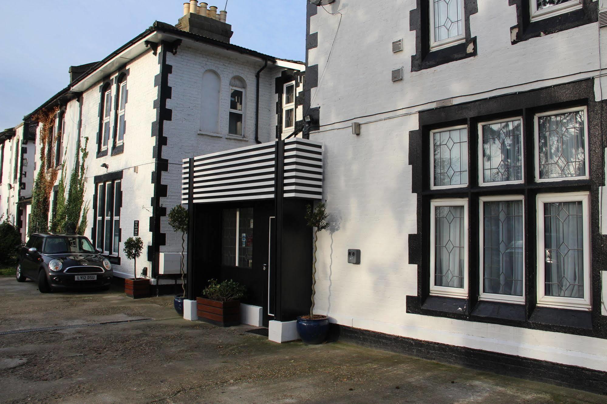 Oyo Firs Lodge London Heathrow Hounslow Esterno foto