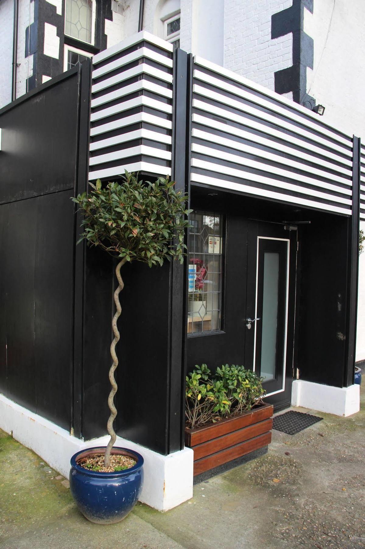 Oyo Firs Lodge London Heathrow Hounslow Esterno foto